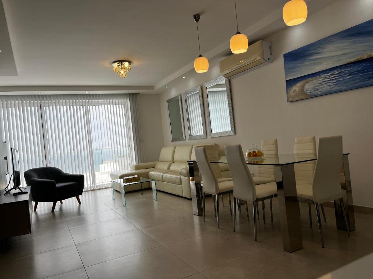 Stunning Penthouse, 2 Bedroom, Heart Of