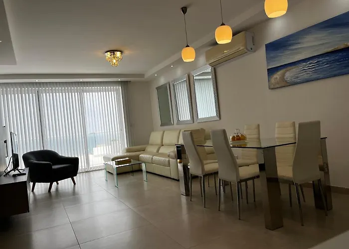 Stunning Penthouse, 2 Bedroom, Heart Of Sliema