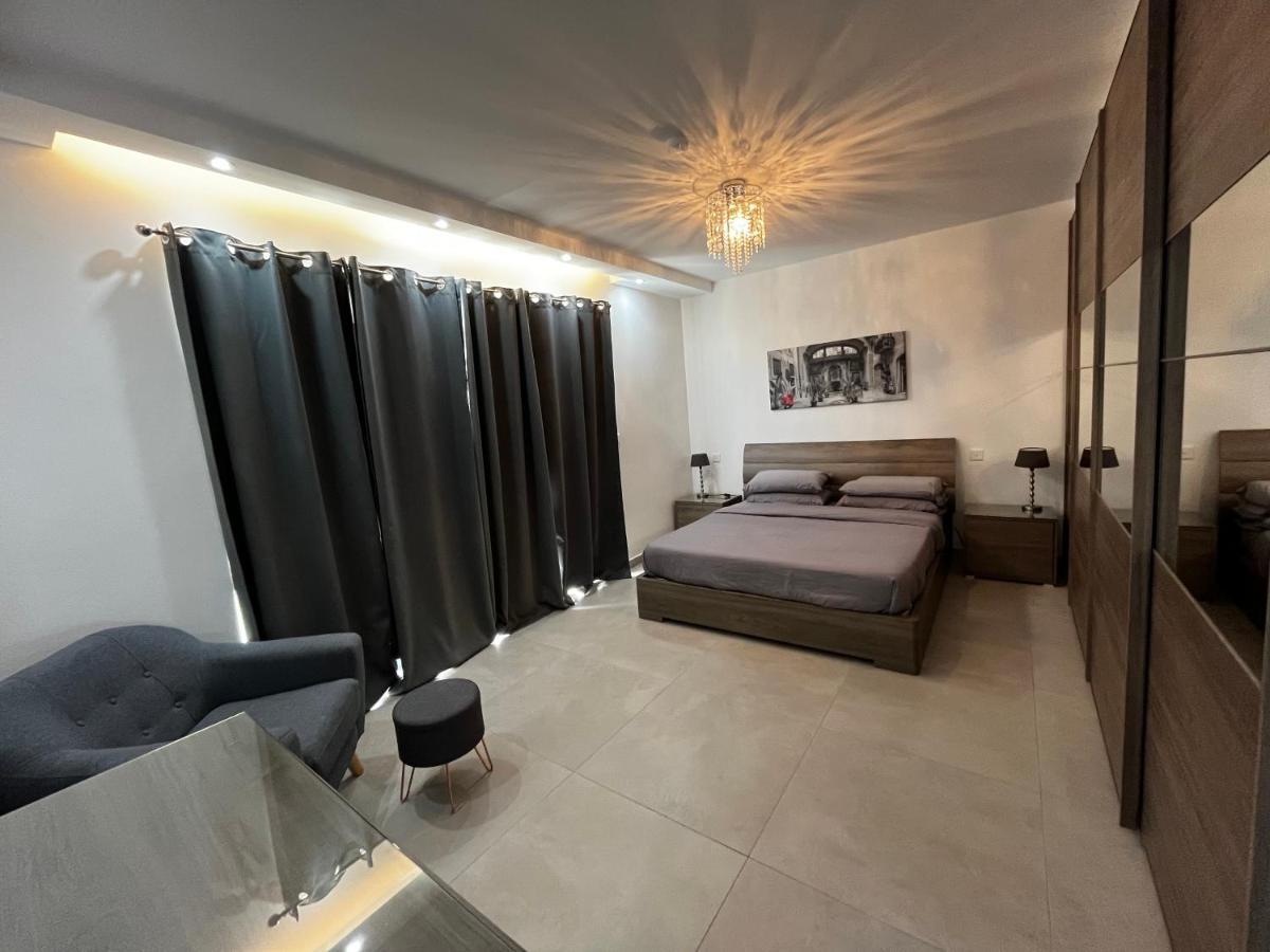 Stunning Penthouse, 2 Bedroom, Heart Of Apartment