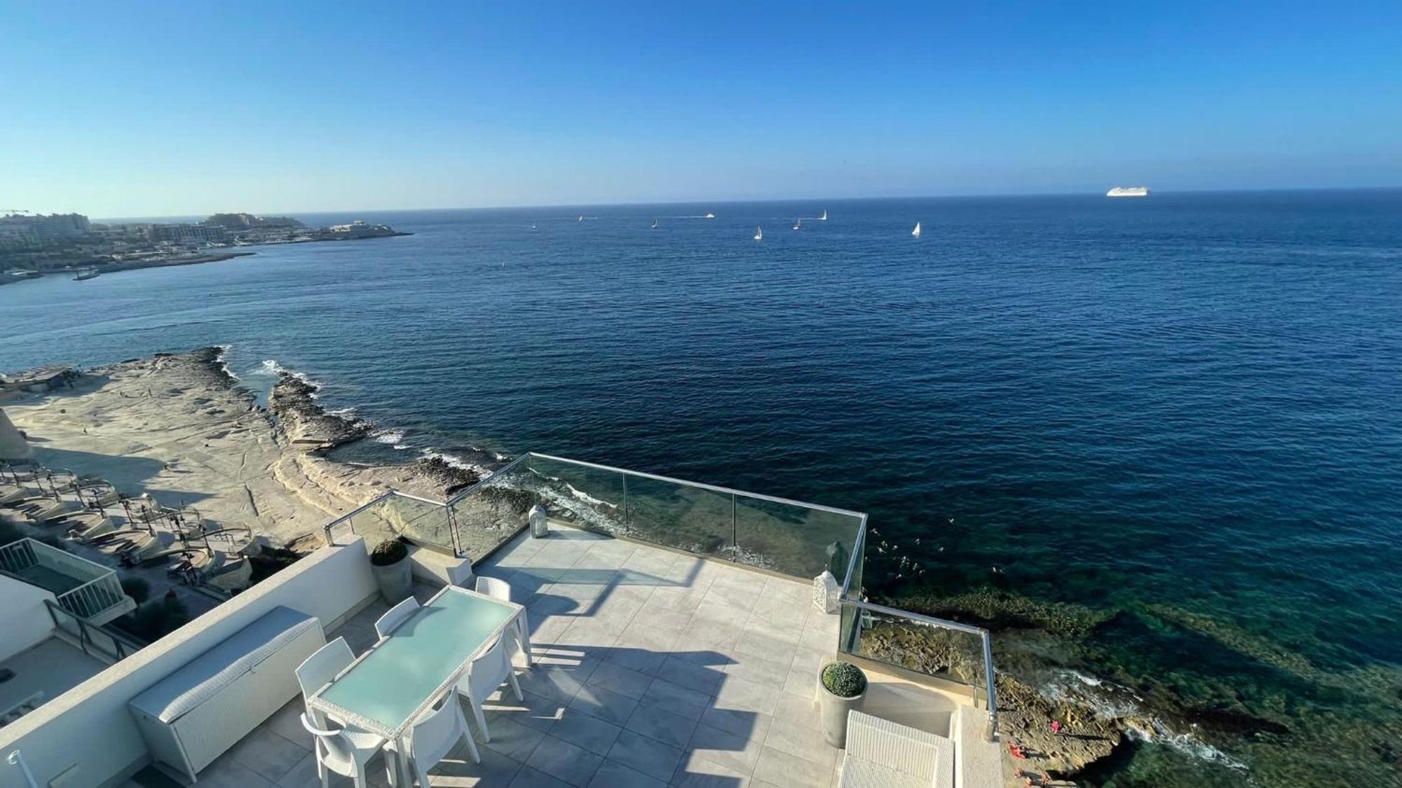 Stunning Penthouse, 2 Bedroom, Heart Of Apartment
